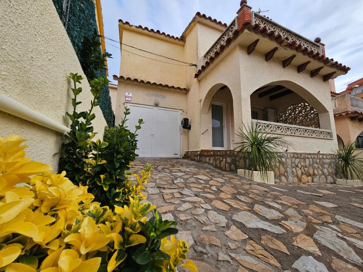 Casa Sebastian Villa L' Escala Екстериор снимка